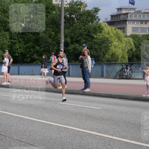 29.06.2025 - hella hamburg halbmarathon Luisa Fischer http://msf.ph/oto/8440129 29.06.2025 09:33:18 Kennedybrücke 20, 20 meine-sportfotos.de
