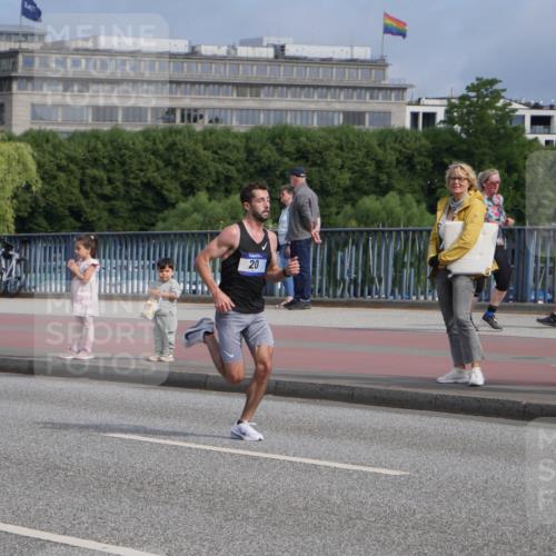 29.06.2025 - hella hamburg halbmarathon Luisa Fischer http://msf.ph/oto/8440140 29.06.2025 09:33:19 Kennedybrücke 20, 20 meine-sportfotos.de