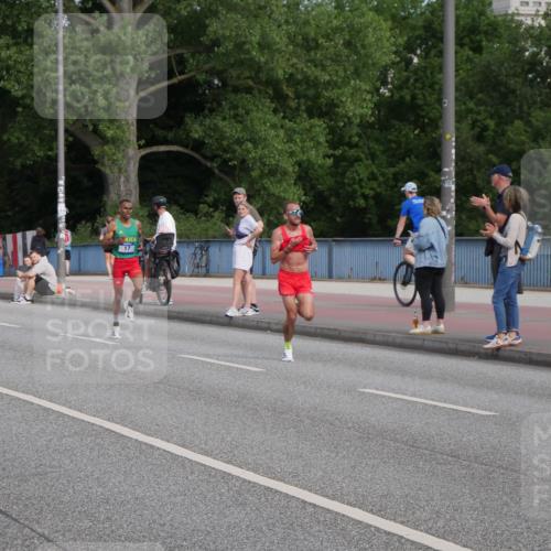29.06.2025 - hella hamburg halbmarathon Luisa Fischer http://msf.ph/oto/8440148 29.06.2025 09:33:52 Kennedybrücke 21 meine-sportfotos.de