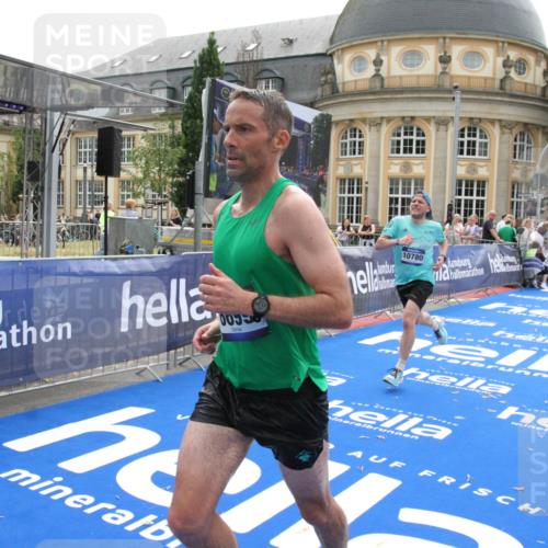 29.06.2025 - hella hamburg halbmarathon Michael Strokosch http://msf.ph/oto/8440153 29.06.2025 10:23:53 Ziel 6699, 7963, 9447, 10780, 12360 meine-sportfotos.de