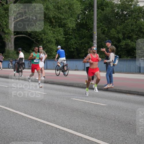 29.06.2025 - hella hamburg halbmarathon Luisa Fischer http://msf.ph/oto/8440159 29.06.2025 09:33:53 Kennedybrücke 17, 21 meine-sportfotos.de
