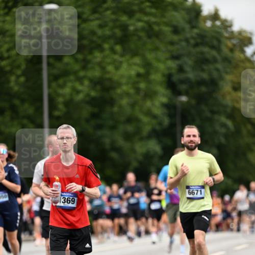 29.06.2025 - hella hamburg halbmarathon Dr. Thomas Lammeyer http://msf.ph/oto/8440183 29.06.2025 10:56:49 Kennedybrücke 1369, 1978, 2308, 2593, 3140, 3645, 4273, 4815, 5262, 6406, 6671, 6885, 6985, 7682, 7737, 8194, 8196, 8250, 8251, 8672, 9068, 9070, 9730, 10296, 10342, 10496, 10600, 10634, 10693, 10884, 10928, 11084, 11297, 11375 meine-sportfotos.de