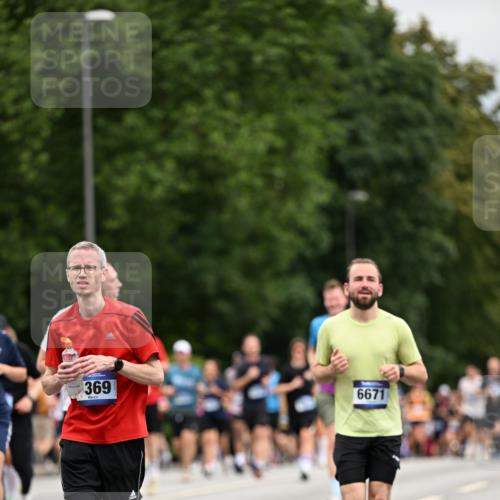 29.06.2025 - hella hamburg halbmarathon Dr. Thomas Lammeyer http://msf.ph/oto/8440201 29.06.2025 10:56:50 Kennedybrücke 1369, 1978, 2308, 2593, 3140, 3645, 3787, 4273, 4815, 5262, 6406, 6671, 6985, 7682, 7737, 8194, 8196, 8250, 8251, 8672, 9068, 9070, 9730, 10296, 10342, 10496, 10600, 10634, 10693, 10884, 10928, 11084, 11297, 11375 meine-sportfotos.de