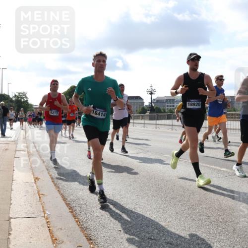 29.06.2025 - hella hamburg halbmarathon Lena Gebhardt http://msf.ph/oto/8440205 29.06.2025 09:52:50 Lombardsbrücke 9213, 4933, 16414, 18920, 1012, 1070, 1139, 1163, 1169, 1176, 1220, 1391, 1415, 1512, 1613, 1782, 2048, 2189, 2213, 2233, 2590, 2788, 2970, 3021, 3098, 3109, 3124, 3304, 3852, 3907, 3917, 3928, 4080, 4277, 4497, 4565, 4691, 4915, 4933, 4981, 5007, 5011, 5476, 5477, 5682, 6152, 6550, 6712, 6716, 7005, 7067, 7093, 7147, 7191, 7325, 7432, 7451, 7599, 7843, 7865, 7961, 8145, 8467, 8852, 10741, 10796, 11495, 11679, 11779, 12046, 12772, 13403, 13614, 14257 meine-sportfotos.de