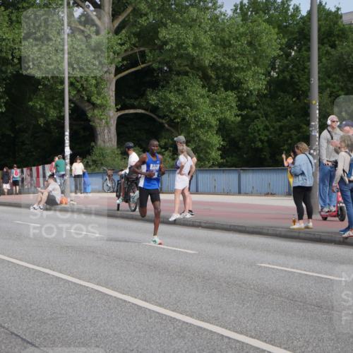 29.06.2025 - hella hamburg halbmarathon Luisa Fischer http://msf.ph/oto/8440214 29.06.2025 09:34:03 Kennedybrücke 14, 19 meine-sportfotos.de