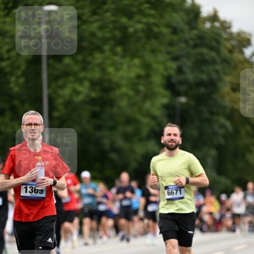 29.06.2025 - hella hamburg halbmarathon Dr. Thomas Lammeyer http://msf.ph/oto/8440215 29.06.2025 10:56:50 Kennedybrücke 1369, 1978, 2308, 2593, 3140, 3645, 3787, 4273, 4815, 5262, 6406, 6671, 6985, 7682, 7737, 8194, 8196, 8250, 8251, 8672, 9068, 9070, 9730, 10296, 10342, 10496, 10600, 10634, 10693, 10884, 10928, 11084, 11297, 11375 meine-sportfotos.de