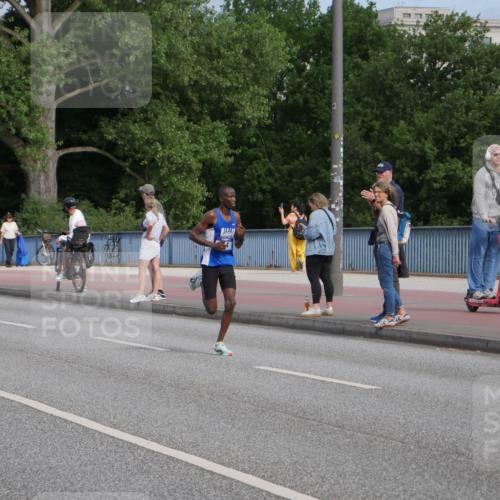 29.06.2025 - hella hamburg halbmarathon Luisa Fischer http://msf.ph/oto/8440229 29.06.2025 09:34:04 Kennedybrücke 14, 19 meine-sportfotos.de