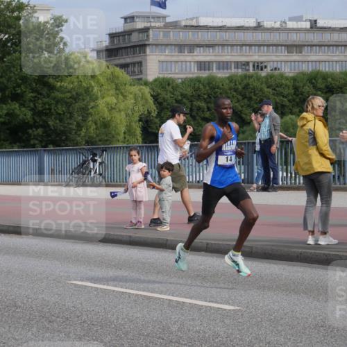 29.06.2025 - hella hamburg halbmarathon Luisa Fischer http://msf.ph/oto/8440276 29.06.2025 09:34:06 Kennedybrücke 14, 14, 19 meine-sportfotos.de