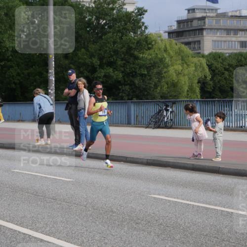 29.06.2025 - hella hamburg halbmarathon Luisa Fischer http://msf.ph/oto/8440302 29.06.2025 09:34:13 Kennedybrücke 19, 19 meine-sportfotos.de