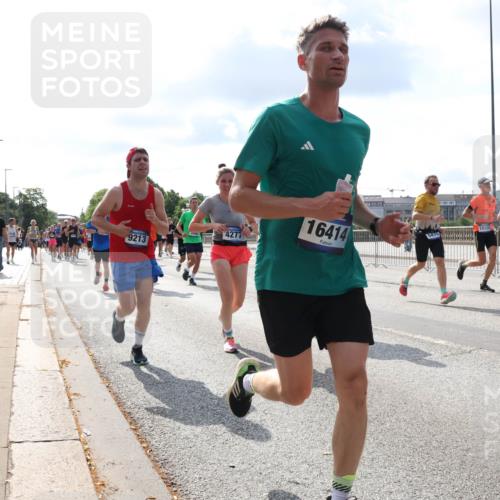 29.06.2025 - hella hamburg halbmarathon Lena Gebhardt http://msf.ph/oto/8440307 29.06.2025 09:52:51 Lombardsbrücke 9213, 4277, 16414, 18920, 1012, 1070, 1139, 1163, 1169, 1176, 1220, 1391, 1415, 1512, 1613, 1735, 1782, 2048, 2189, 2213, 2233, 2590, 2788, 2970, 3021, 3098, 3109, 3124, 3304, 3907, 3917, 3928, 4080, 4277, 4497, 4565, 4691, 4933, 4981, 5007, 5011, 5476, 5477, 5682, 6081, 6152, 6550, 6712, 6716, 7005, 7067, 7093, 7147, 7191, 7325, 7432, 7451, 7599, 7843, 7865, 7961, 8145, 8467, 8852, 10741, 10796, 11495, 11779, 12046, 13403, 13614, 14257 meine-sportfotos.de
