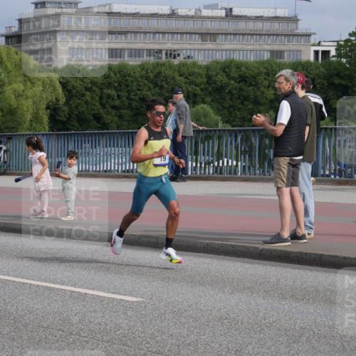 29.06.2025 - hella hamburg halbmarathon Luisa Fischer http://msf.ph/oto/8440316 29.06.2025 09:34:14 Kennedybrücke 19, 19 meine-sportfotos.de