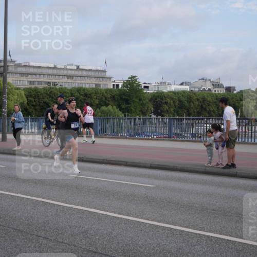 29.06.2025 - hella hamburg halbmarathon Luisa Fischer http://msf.ph/oto/8440324 29.06.2025 09:34:56 Kennedybrücke 24, 24 meine-sportfotos.de