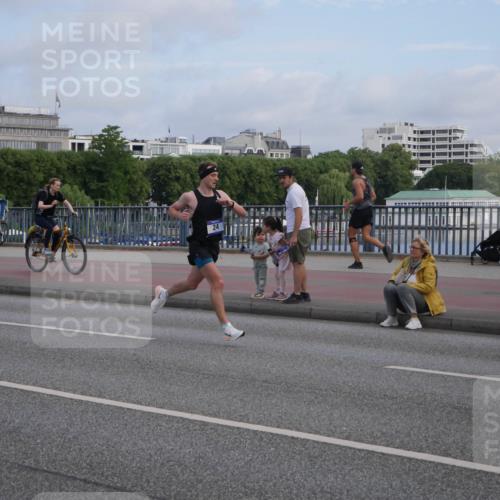 29.06.2025 - hella hamburg halbmarathon Luisa Fischer http://msf.ph/oto/8440335 29.06.2025 09:34:57 Kennedybrücke 24, 24 meine-sportfotos.de