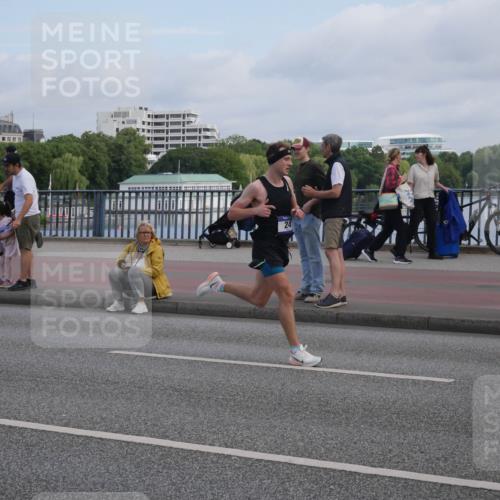 29.06.2025 - hella hamburg halbmarathon Luisa Fischer http://msf.ph/oto/8440351 29.06.2025 09:34:57 Kennedybrücke 24, 24 meine-sportfotos.de