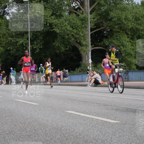 29.06.2025 - hella hamburg halbmarathon Luisa Fischer http://msf.ph/oto/8440390 29.06.2025 09:36:39 Kennedybrücke 48, 43, 43, 46, 48 meine-sportfotos.de