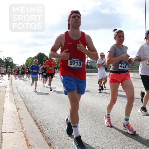 29.06.2025 - hella hamburg halbmarathon Lena Gebhardt http://msf.ph/oto/8440430 29.06.2025 09:52:51 Lombardsbrücke 15133, 4933, 9213, 10750, 4277, 1012, 1070, 1139, 1163, 1169, 1176, 1220, 1391, 1415, 1512, 1613, 1735, 1782, 2048, 2189, 2213, 2233, 2590, 2788, 2970, 3021, 3098, 3109, 3124, 3304, 3907, 3917, 3928, 4080, 4277, 4497, 4565, 4691, 4933, 4981, 5007, 5011, 5476, 5477, 5682, 6081, 6152, 6550, 6712, 6716, 7005, 7067, 7093, 7147, 7191, 7325, 7432, 7451, 7599, 7843, 7865, 7961, 8145, 8467, 8852, 10741, 10796, 11495, 11779, 12046, 13403, 13614, 14257 meine-sportfotos.de
