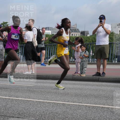 29.06.2025 - hella hamburg halbmarathon Luisa Fischer http://msf.ph/oto/8440438 29.06.2025 09:36:45 Kennedybrücke 43, 43, 46 meine-sportfotos.de