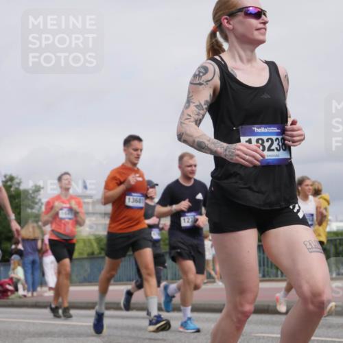 29.06.2025 - hella hamburg halbmarathon Luisa Fischer http://msf.ph/oto/8440454 29.06.2025 10:21:06 Kennedybrücke 18800, 13681, 127, 3238, 218, 1067, 1298, 1554, 1641, 1982, 2147, 2305, 2548, 3977, 4194, 4804, 5023, 5294, 7094, 7641, 8248, 9539, 9586, 9734, 9798, 10332, 10831 meine-sportfotos.de