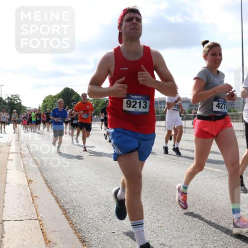 29.06.2025 - hella hamburg halbmarathon Lena Gebhardt http://msf.ph/oto/8440469 29.06.2025 09:52:52 Lombardsbrücke 4933, 9213, 10750, 427, 1012, 1070, 1163, 1169, 1176, 1220, 1391, 1415, 1512, 1613, 1735, 1782, 2048, 2189, 2213, 2233, 2590, 2788, 2970, 3021, 3098, 3109, 3124, 3304, 3907, 3917, 3928, 4080, 4277, 4497, 4565, 4691, 4933, 4981, 5007, 5011, 5132, 5476, 5477, 5682, 6081, 6152, 6550, 6712, 6716, 7005, 7067, 7093, 7147, 7191, 7325, 7432, 7451, 7599, 7843, 7865, 7961, 8145, 8467, 8852, 10741, 10796, 11779, 12046, 13403, 13614, 14257 meine-sportfotos.de