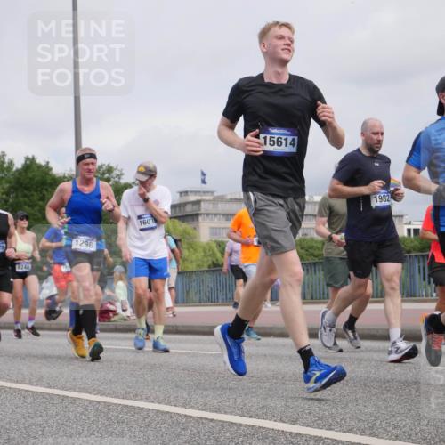 29.06.2025 - hella hamburg halbmarathon Luisa Fischer http://msf.ph/oto/8440501 29.06.2025 10:21:11 Kennedybrücke 13370, 16829, 8248, 1298, 1603, 15614, 1982, 812, 1067, 1298, 1477, 1641, 1982, 2087, 2305, 3482, 3977, 4194, 4738, 4804, 5023, 5290, 7649, 7882, 8248, 9539, 9586, 9717, 9734, 9834, 10332, 10831 meine-sportfotos.de