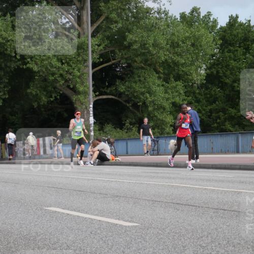 29.06.2025 - hella hamburg halbmarathon Luisa Fischer http://msf.ph/oto/8440518 29.06.2025 09:37:16 Kennedybrücke 17888, 39, 39, 47 meine-sportfotos.de
