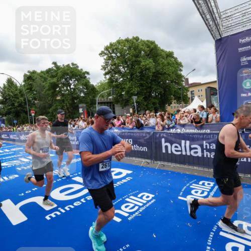 29.06.2025 - hella hamburg halbmarathon Zöllner http://msf.ph/oto/8440545 29.06.2025 10:55:59 Ziel 2612, 3256, 3668, 4772, 7147, 7976, 8968, 9246, 10084, 14867, 15184, 15868, 15884, 16176, 18867 meine-sportfotos.de