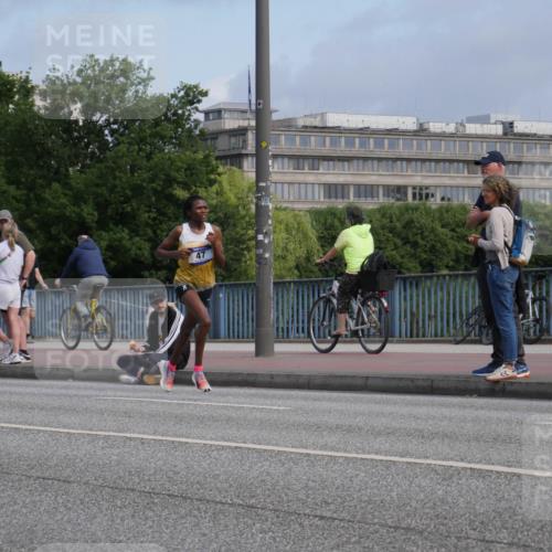 29.06.2025 - hella hamburg halbmarathon Luisa Fischer http://msf.ph/oto/8440573 29.06.2025 09:37:24 Kennedybrücke 47, 47 meine-sportfotos.de