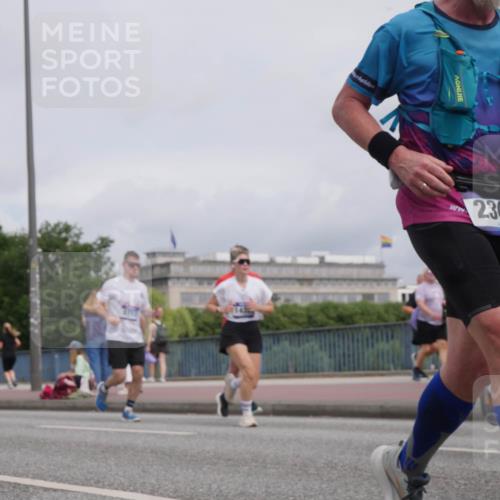 29.06.2025 - hella hamburg halbmarathon Luisa Fischer http://msf.ph/oto/8440580 29.06.2025 10:21:15 Kennedybrücke 3717, 2305, 2498, 1067, 1268, 1298, 1477, 2087, 2305, 3482, 4194, 4738, 5290, 6332, 7160, 7649, 7882, 7883, 8248, 9539, 9586, 9717, 9734, 9834, 10831 meine-sportfotos.de