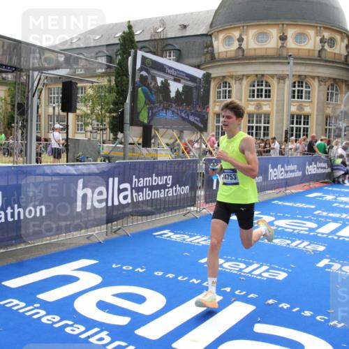 29.06.2025 - hella hamburg halbmarathon Michael Strokosch http://msf.ph/oto/8440623 29.06.2025 10:24:07 Ziel 9269, 10234, 14753, 17614, 19041 meine-sportfotos.de