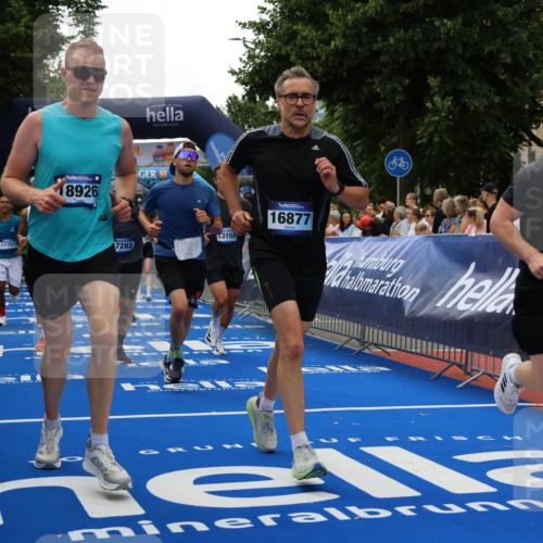 29.06.2025 - hella hamburg halbmarathon Strokosch-Dieckow http://msf.ph/oto/8440662 29.06.2025 10:49:43 Ziel 2504, 2706, 2937, 3060, 3543, 4017, 5460, 5894, 5978, 6115, 6125, 7332, 9126, 9200, 9463, 9551, 9619, 9723, 9924, 11975, 11977, 13159, 13463, 14794, 16800, 16843, 16877, 17282, 17753, 18058, 18451, 18926, 19122 meine-sportfotos.de