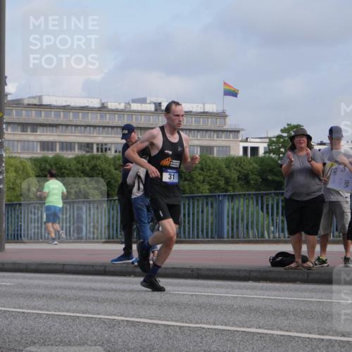 29.06.2025 - hella hamburg halbmarathon Luisa Fischer http://msf.ph/oto/8440720 29.06.2025 09:38:59 Kennedybrücke 31, 31 meine-sportfotos.de