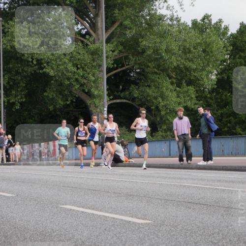 29.06.2025 - hella hamburg halbmarathon Luisa Fischer http://msf.ph/oto/8440769 29.06.2025 09:39:36 Kennedybrücke 3944, 50, 45, 50, 3944 meine-sportfotos.de