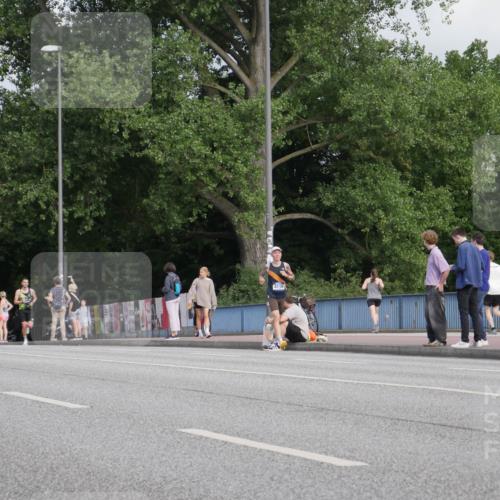 29.06.2025 - hella hamburg halbmarathon Luisa Fischer http://msf.ph/oto/8440832 29.06.2025 09:40:06 Kennedybrücke 4116, 4116 meine-sportfotos.de