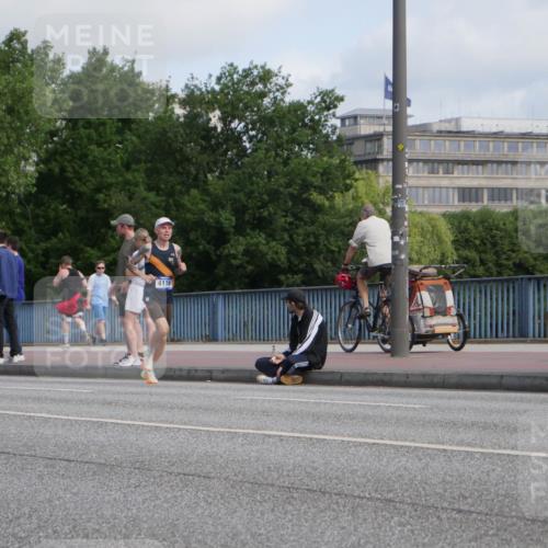 29.06.2025 - hella hamburg halbmarathon Luisa Fischer http://msf.ph/oto/8440867 29.06.2025 09:40:09 Kennedybrücke 4116 meine-sportfotos.de