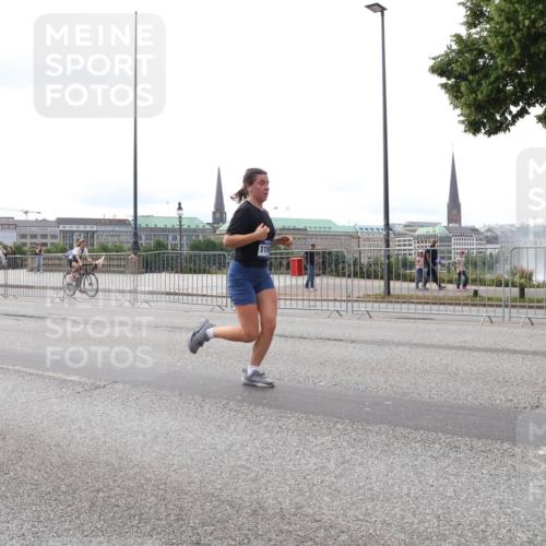 29.06.2025 - hella hamburg halbmarathon Lena Gebhardt http://msf.ph/oto/8440877 29.06.2025 10:29:21 Lombardsbrücke 11792, 119, 1063, 1230, 1661, 1869, 2688, 3179, 3311, 3524, 4161, 4349, 4362, 4373, 4982, 6285, 6345, 6725, 7169, 7449, 7517, 7832, 8048, 8812, 9714, 10198, 10322, 10641, 10808, 10996, 11249, 11269, 11792, 11803, 11989, 12086, 12099, 12404, 12442, 12958, 13090, 13382, 14205, 14644, 15143, 15453, 15952, 15955, 16306, 16659, 16662, 16673, 16676, 17496, 17945, 18298, 18299, 18414 meine-sportfotos.de