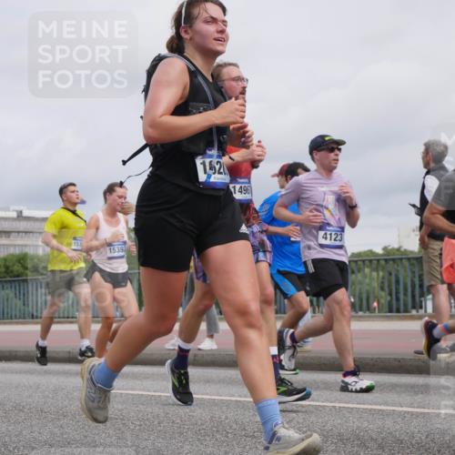 29.06.2025 - hella hamburg halbmarathon Luisa Fischer http://msf.ph/oto/8440916 29.06.2025 10:21:43 Kennedybrücke 18807, 153, 15393, 152, 14967, 17021, 4123, 1234, 2335, 3202, 4123, 4383, 5264, 5266, 5611, 5733, 6413, 7121, 7445, 8067, 8665, 9276, 9505, 10467, 10502, 10856 meine-sportfotos.de