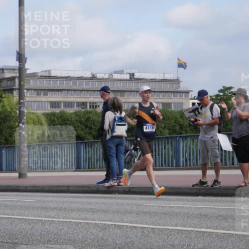 29.06.2025 - hella hamburg halbmarathon Luisa Fischer http://msf.ph/oto/8440917 29.06.2025 09:40:11 Kennedybrücke 4116, 4116 meine-sportfotos.de