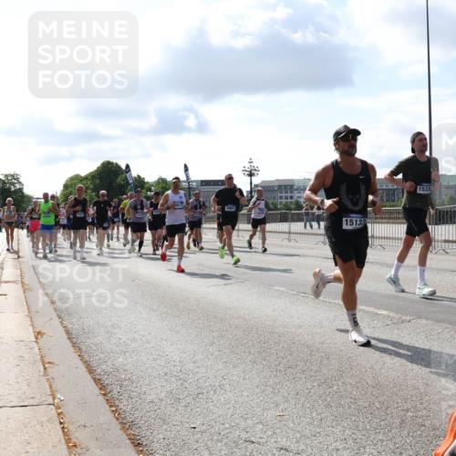 29.06.2025 - hella hamburg halbmarathon Lena Gebhardt http://msf.ph/oto/8440933 29.06.2025 09:52:54 Lombardsbrücke 917, 15133, 15334, 1012, 1070, 1163, 1169, 1176, 1220, 1391, 1415, 1512, 1613, 1735, 1782, 2048, 2189, 2213, 2233, 2590, 2788, 2970, 3021, 3098, 3109, 3124, 3304, 3907, 3917, 3928, 4080, 4277, 4497, 4691, 4933, 4981, 4997, 5007, 5011, 5132, 5476, 5477, 5682, 6081, 6152, 6550, 6712, 6716, 7005, 7067, 7093, 7147, 7191, 7325, 7432, 7451, 7599, 7843, 7865, 7961, 8145, 8467, 8664, 8852, 10796, 11779, 12046, 13403, 13614, 14257 meine-sportfotos.de