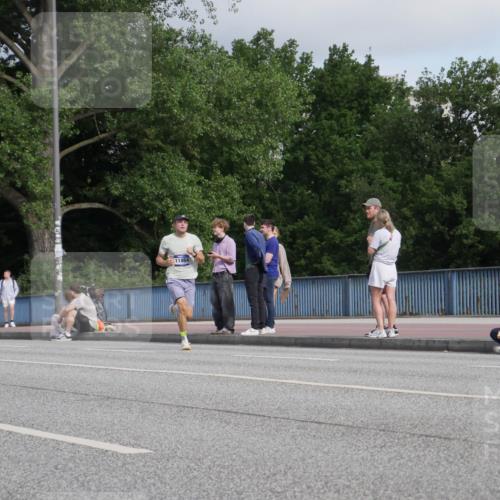 29.06.2025 - hella hamburg halbmarathon Luisa Fischer http://msf.ph/oto/8440997 29.06.2025 09:40:20 Kennedybrücke 11864 meine-sportfotos.de