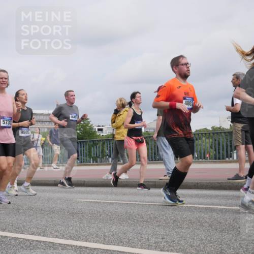 29.06.2025 - hella hamburg halbmarathon Luisa Fischer http://msf.ph/oto/8441012 29.06.2025 10:21:49 Kennedybrücke 5733, 9505, 16451, 4802, 0502, 1521, 3202, 3321, 3591, 3592, 5049, 5264, 5266, 5611, 5733, 5910, 6413, 7121, 7214, 7454, 8665, 9505, 9549, 10172, 10467, 10502, 10856 meine-sportfotos.de
