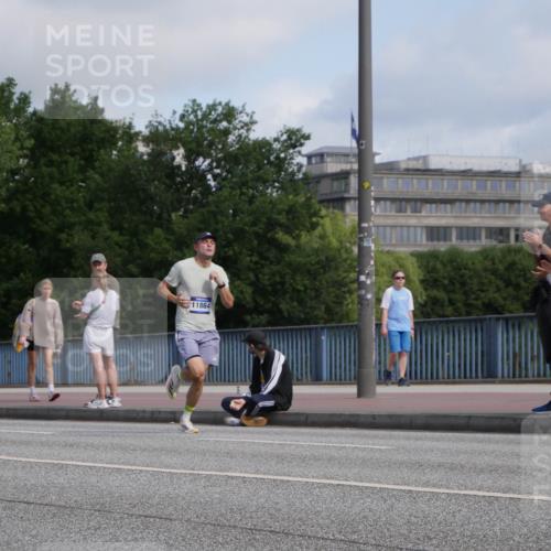 29.06.2025 - hella hamburg halbmarathon Luisa Fischer http://msf.ph/oto/8441016 29.06.2025 09:40:22 Kennedybrücke 11864 meine-sportfotos.de