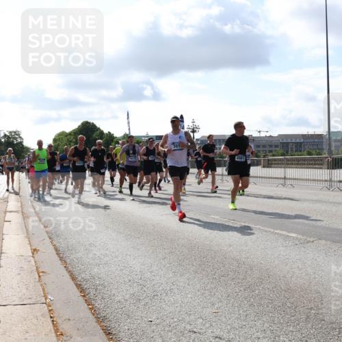 29.06.2025 - hella hamburg halbmarathon Lena Gebhardt http://msf.ph/oto/8441051 29.06.2025 09:52:55 Lombardsbrücke 3021, 15973, 19210, 391, 4981, 1012, 1070, 1163, 1169, 1176, 1220, 1391, 1415, 1512, 1613, 1735, 1782, 2048, 2189, 2213, 2233, 2234, 2590, 2788, 2970, 3021, 3098, 3109, 3124, 3304, 3907, 3917, 3928, 4080, 4277, 4497, 4691, 4933, 4981, 4997, 5007, 5011, 5132, 5476, 5477, 5682, 6081, 6152, 6712, 6716, 7005, 7067, 7093, 7147, 7191, 7325, 7432, 7451, 7599, 7843, 7865, 7961, 8063, 8145, 8467, 8664, 10796, 11779, 13403, 13614, 14257 meine-sportfotos.de