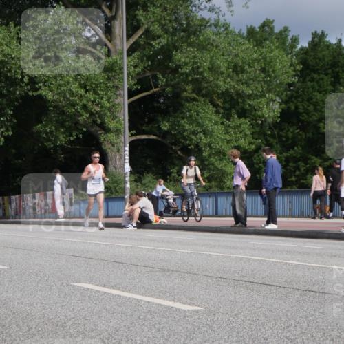 29.06.2025 - hella hamburg halbmarathon Luisa Fischer http://msf.ph/oto/8441086 29.06.2025 09:40:51 Kennedybrücke 16529 meine-sportfotos.de