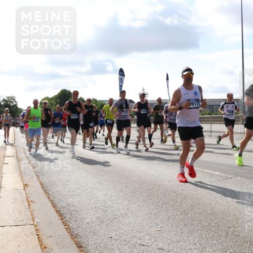 29.06.2025 - hella hamburg halbmarathon Lena Gebhardt http://msf.ph/oto/8441094 29.06.2025 09:52:56 Lombardsbrücke 3021, 3722, 15973, 7005, 19210, 19206, 3917, 4981, 1012, 1070, 1163, 1169, 1176, 1220, 1391, 1415, 1512, 1613, 1735, 1782, 2048, 2189, 2213, 2233, 2234, 2590, 2788, 2970, 3021, 3098, 3109, 3124, 3304, 3907, 3917, 3928, 4080, 4277, 4497, 4691, 4933, 4981, 4997, 5007, 5132, 5476, 5477, 5682, 6081, 6152, 6712, 6716, 7005, 7067, 7093, 7147, 7191, 7325, 7432, 7451, 7599, 7843, 7865, 7961, 8063, 8145, 8467, 8664, 10796, 11779, 13403, 13614, 14257 meine-sportfotos.de
