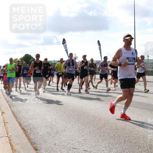 29.06.2025 - hella hamburg halbmarathon Lena Gebhardt http://msf.ph/oto/8441149 29.06.2025 09:52:56 Lombardsbrücke 1176, 3021, 722, 18887, 19210, 7093, 0716, 15973, 3917, 4981, 1012, 1070, 1163, 1169, 1176, 1220, 1391, 1415, 1512, 1613, 1735, 1782, 2048, 2189, 2213, 2233, 2234, 2590, 2788, 2970, 3021, 3098, 3109, 3124, 3304, 3907, 3917, 3928, 4080, 4277, 4497, 4691, 4933, 4981, 4997, 5007, 5132, 5476, 5477, 5682, 6081, 6152, 6712, 6716, 7005, 7067, 7093, 7147, 7191, 7325, 7432, 7451, 7599, 7843, 7865, 7961, 8063, 8145, 8467, 8664, 10796, 11779, 13403, 13614, 14257 meine-sportfotos.de