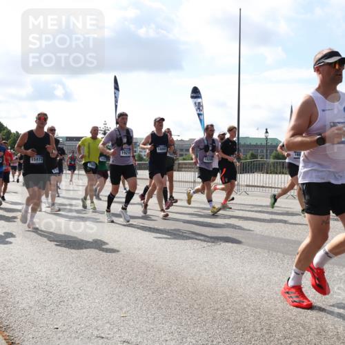 29.06.2025 - hella hamburg halbmarathon Lena Gebhardt http://msf.ph/oto/8441190 29.06.2025 09:52:57 Lombardsbrücke 12783, 3021, 14690, 15973, 18887, 19210, 18407, 19206, 7005, 27, 17, 4981, 1012, 1070, 1163, 1169, 1176, 1220, 1391, 1415, 1512, 1613, 1735, 1782, 2048, 2189, 2213, 2233, 2234, 2590, 2788, 2970, 3021, 3098, 3109, 3124, 3304, 3907, 3917, 3928, 4080, 4277, 4497, 4691, 4933, 4981, 4997, 5007, 5132, 5476, 5477, 5623, 5682, 6081, 6152, 6712, 6716, 7005, 7067, 7093, 7147, 7191, 7325, 7432, 7451, 7599, 7843, 7865, 7961, 8063, 8145, 8467, 8664, 10796, 11779, 13403, 13614, 14257 meine-sportfotos.de