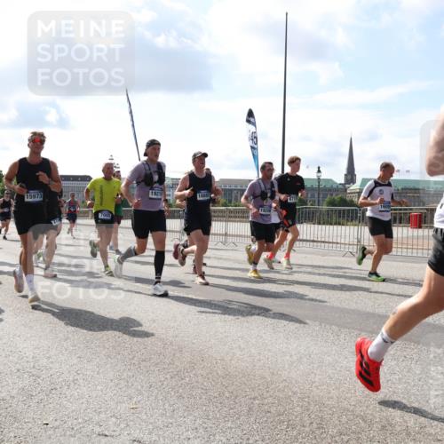 29.06.2025 - hella hamburg halbmarathon Lena Gebhardt http://msf.ph/oto/8441247 29.06.2025 09:52:57 Lombardsbrücke 15973, 3021, 1278, 14690, 7005, 19210, 18887, 19206, 6710, 1605, 1012, 1070, 1163, 1169, 1176, 1220, 1391, 1415, 1512, 1613, 1735, 1782, 2048, 2189, 2213, 2233, 2234, 2590, 2788, 2970, 3021, 3098, 3109, 3124, 3304, 3907, 3917, 3928, 4080, 4277, 4497, 4691, 4933, 4981, 4997, 5007, 5132, 5476, 5477, 5623, 5682, 6081, 6152, 6712, 6716, 7005, 7067, 7093, 7147, 7191, 7325, 7432, 7451, 7599, 7843, 7865, 7961, 8063, 8145, 8467, 8664, 10796, 11779, 13403, 13614, 14257 meine-sportfotos.de
