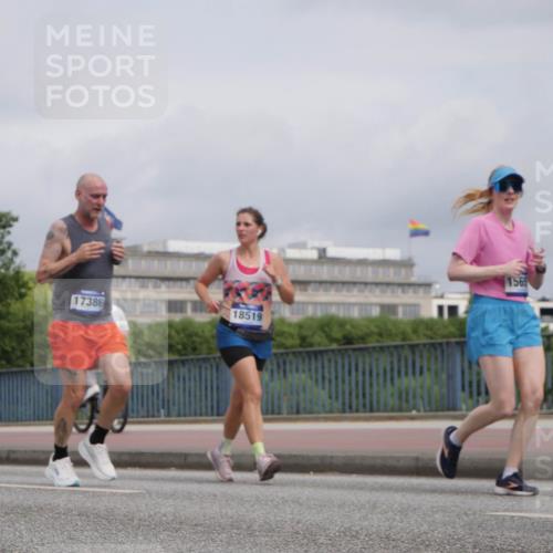 29.06.2025 - hella hamburg halbmarathon Luisa Fischer http://msf.ph/oto/8441315 29.06.2025 10:22:17 Kennedybrücke 36, 16925, 17386, 18519, 1565, 1718, 2311, 2589, 2895, 3105, 3118, 3529, 5034, 5098, 6270, 7051, 7252, 7566, 7844, 8575, 9652 meine-sportfotos.de
