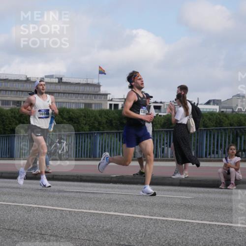 29.06.2025 - hella hamburg halbmarathon Luisa Fischer http://msf.ph/oto/8441335 29.06.2025 09:41:23 Kennedybrücke 1301, 16548 meine-sportfotos.de