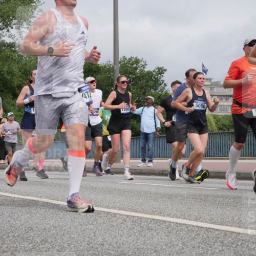 29.06.2025 - hella hamburg halbmarathon Luisa Fischer http://msf.ph/oto/8441440 29.06.2025 10:22:28 Kennedybrücke 159, 10129, 28, 472, 1755, 245, 12007, 5080, 135, 1159, 1160, 1325, 1332, 1755, 2017, 2589, 2703, 2812, 3105, 3118, 4108, 4110, 4722, 5080, 5449, 6249, 6270, 6542, 6736, 7143, 8761, 9252, 9270, 9272, 9856, 10124, 10129 meine-sportfotos.de